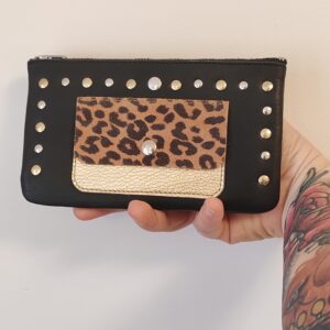 petite-maroquinerie-portefeuille-noir-leopard-cloute