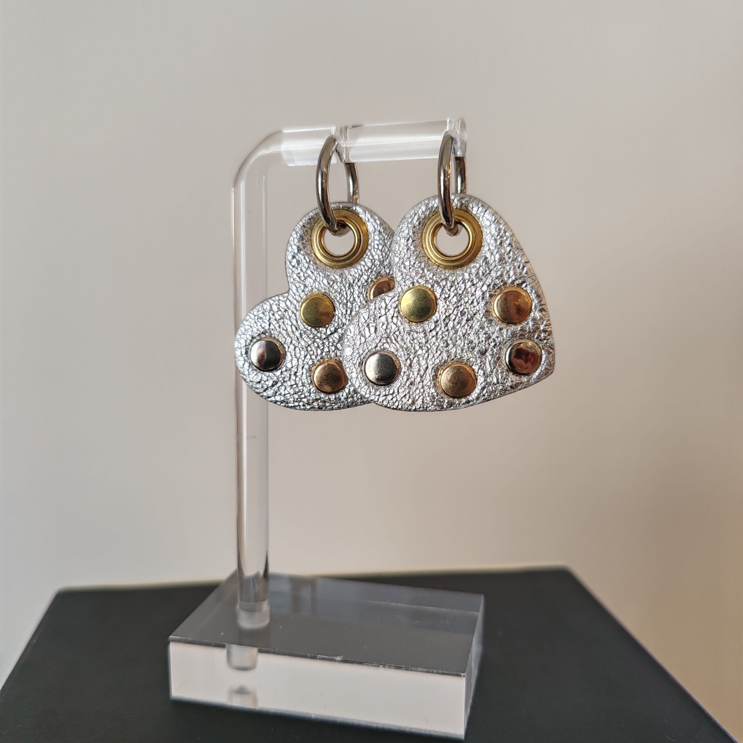 Petits coeurs cuir - argentés – Image 2