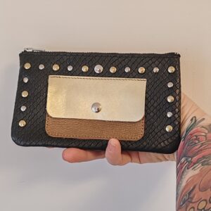 petite-maroquinerie-portefeuille-cuir-noir-ecailles-dore-bronze-rivets